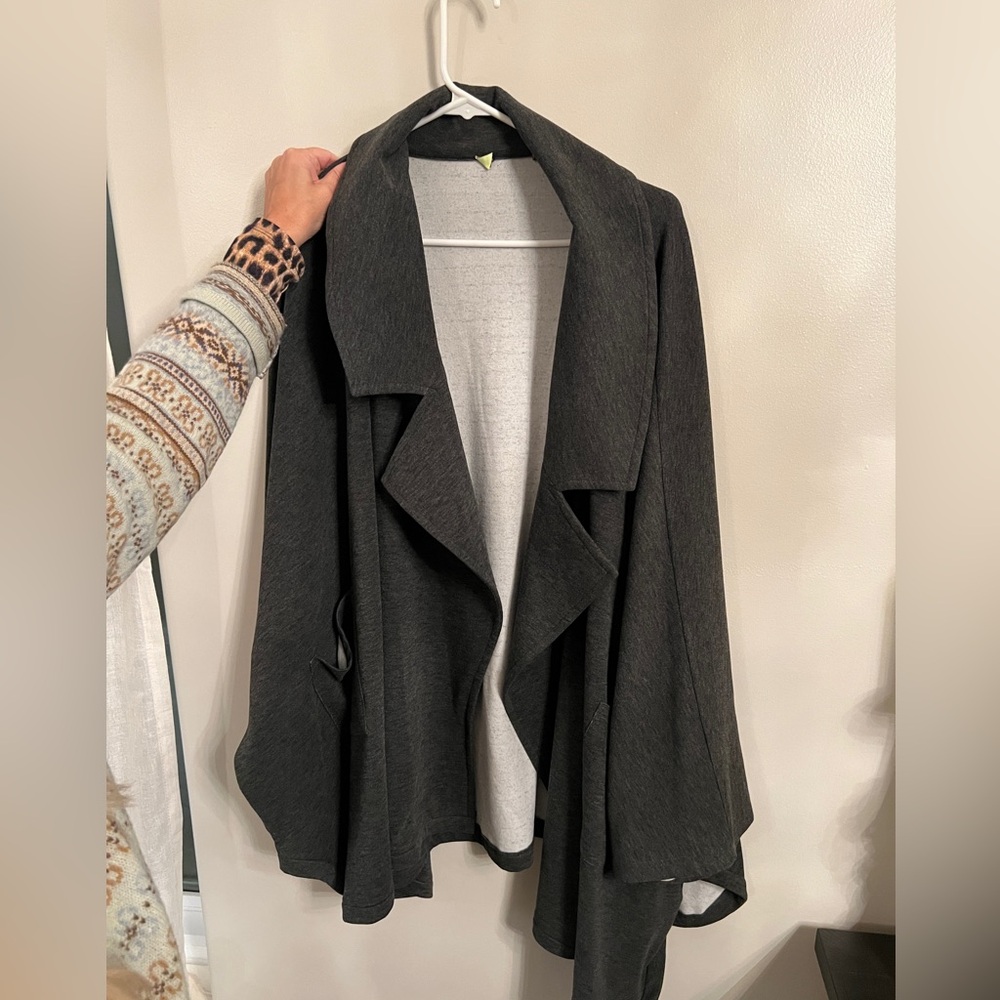 Dressed in LALA Icon Status Drape Cape SAMPLE